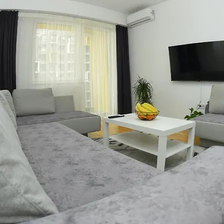 Royal Apartment-familyhaven,park,modern And Luxury Apartment Skopje