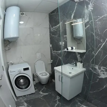 Royal Apartment-familyhaven,park,modern And Luxury